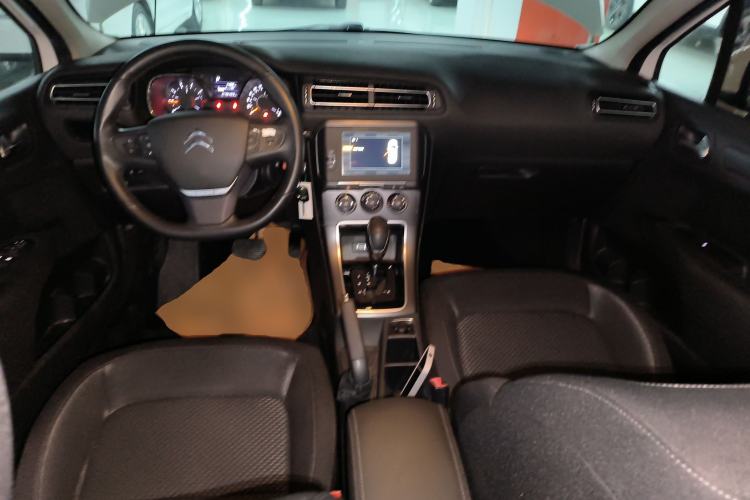 Used Citroen C4 Sega 2018 230THP Automatic Luxury Version Center Console