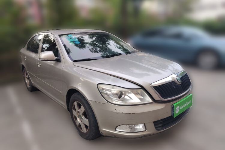 Used Skoda Octavia 2012 1.6L Manual Yijie Edition Front Right 45 Deg