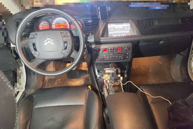 Used Citroen C5 2014 2.0L Automatic Luxury Edition Center Console