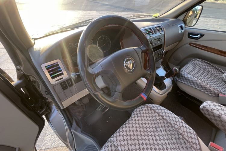 Used Foton Scenic G5 2023 2.0L Gasoline Commercial Version Passenger Van 7/9 Seats Model 1TZS