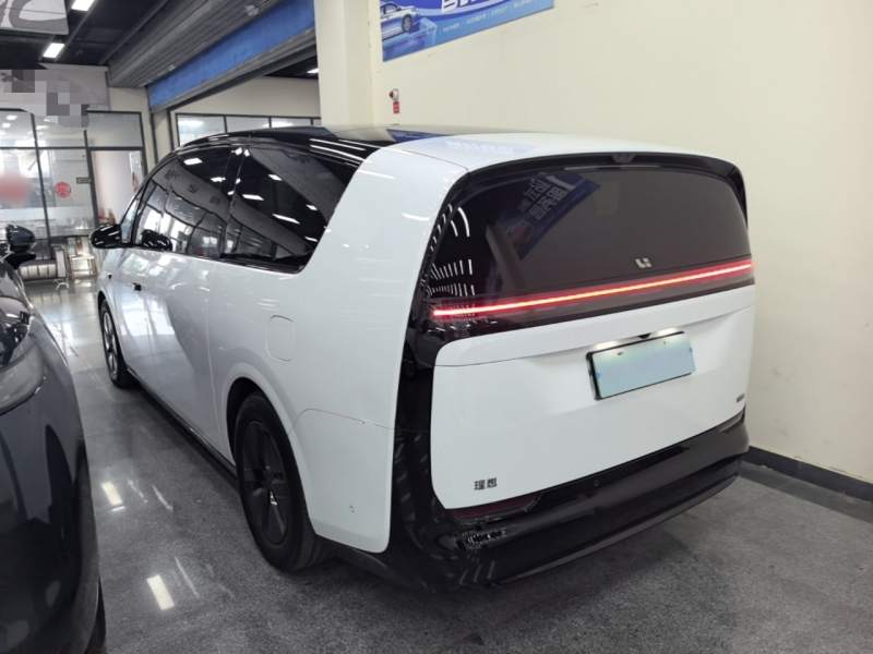 Used Li Auto MEGA 2024 Ultra Model — 4