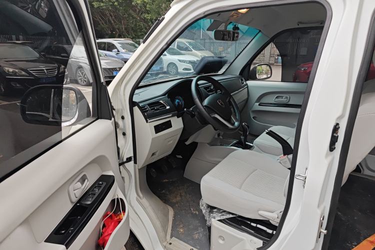 Used Jinbei New Hiace X30L 2024 Champion Edition Passenger Vehicle 5/6/7 Seats Driver Seat