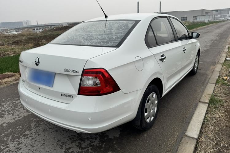 Used Skoda Rapid 2016 1.6L Manual Front-Wheel-Drive Version