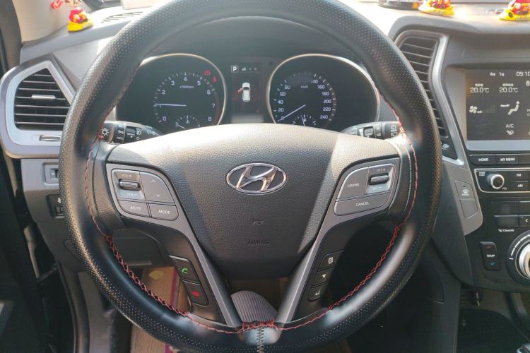 Used Hyundai Santa Fe 2017 2.4L Automatic Two-Wheel Drive Smart Version 5 Seats