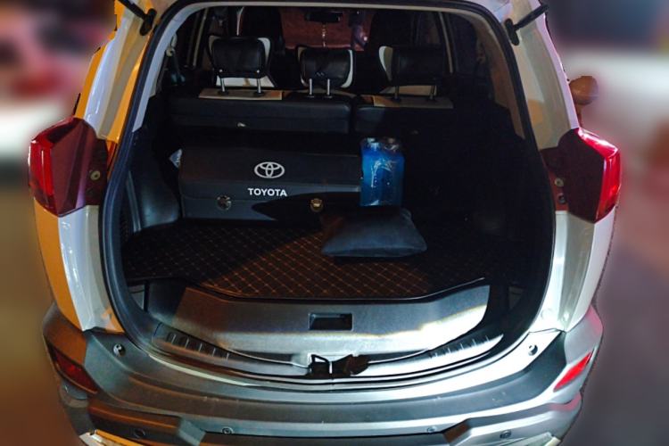 Used Toyota RAV4 2015 2.0L CVT Two-Wheel Drive Fashion Edition