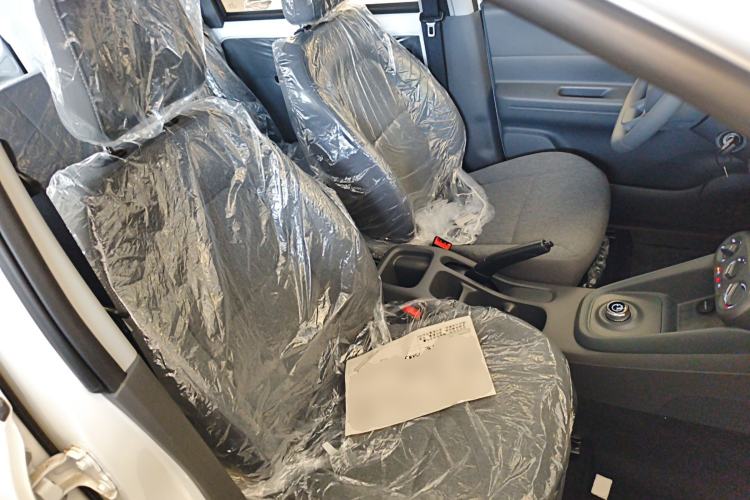 Used Wuling Hongguang New Energy 2024 All-Electric Model 300KM Standard Version Right Front Seat