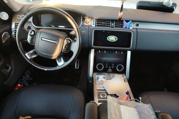 Used Land Rover Range 2019 3.0 SC V6 Long-wheelbase Version Center Console