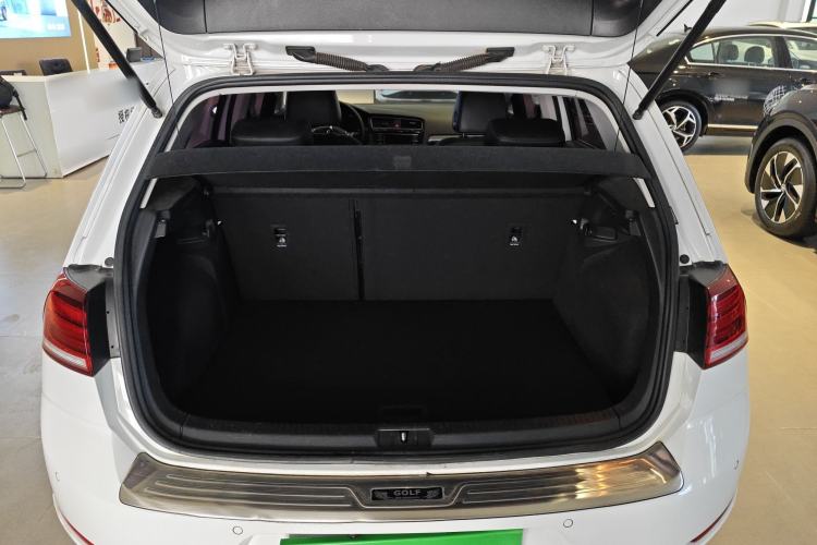 Used Volkswagen Golf 2018 230TSI Automatic Comfort Model
