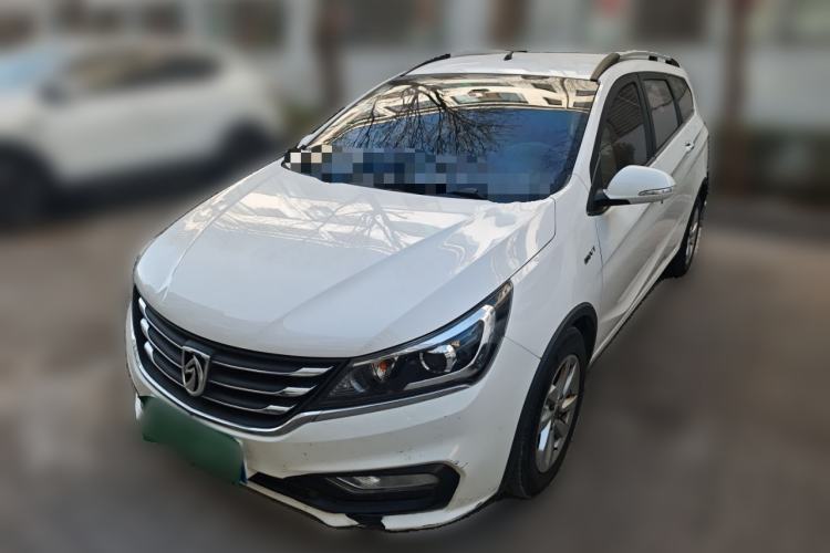Used Baojun 310W 2017 1.5L Manual Fashion Model China V