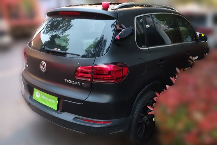 Used Volkswagen Tiguan 2015 1.8TSI Automatic Two-Wheel Drive Luxury Model Rear Right 45 Deg