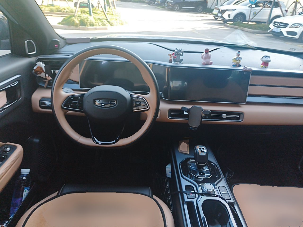Geely Auto icon 2023 1.5TD Chocolate Luxe Edition — снимка 9