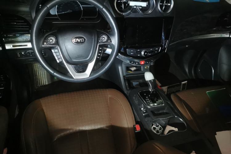 Used BYD S7 2016 2.0T Automatic Prestige Edition
