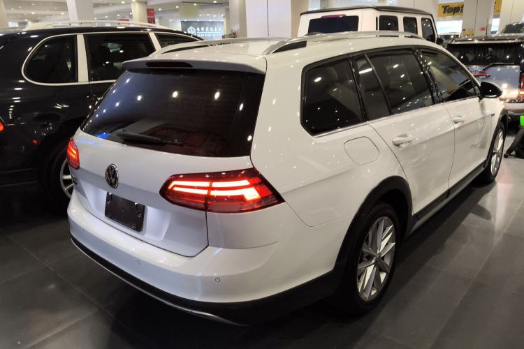 Used Volkswagen Golf 2019 1.8TSI Travel Edition
