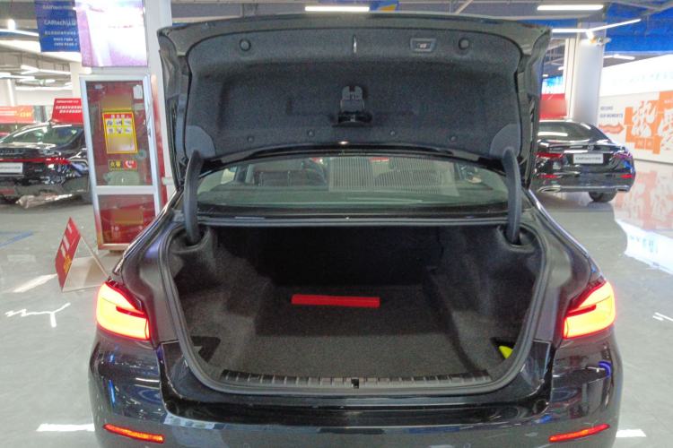 Used BMW 5 Series 2022 Second Facelift 525Li Luxury Package
