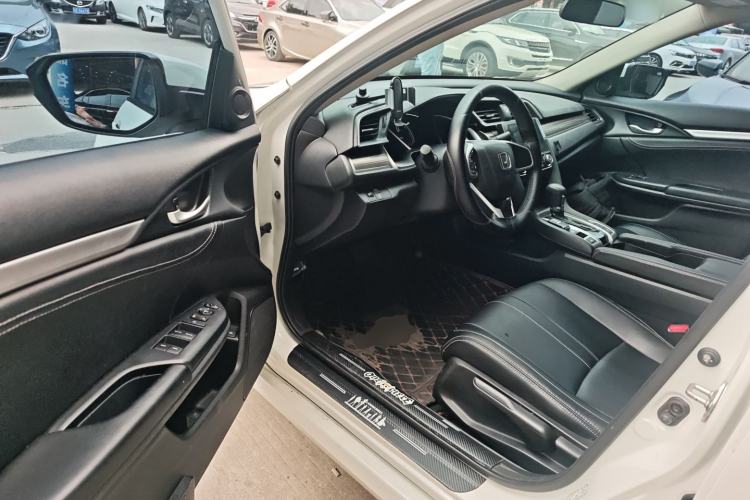 Used Honda Civic 2019 220TURBO CVT Dynamic Edition China VI Driver Seat