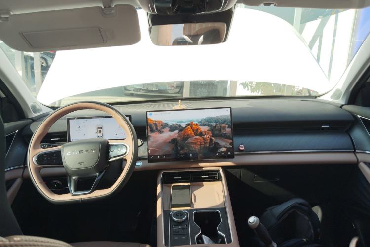 Used Chery Tiggo 8 L 2024 2.0T Two-Wheel Drive Luxury Edition 5 Seats