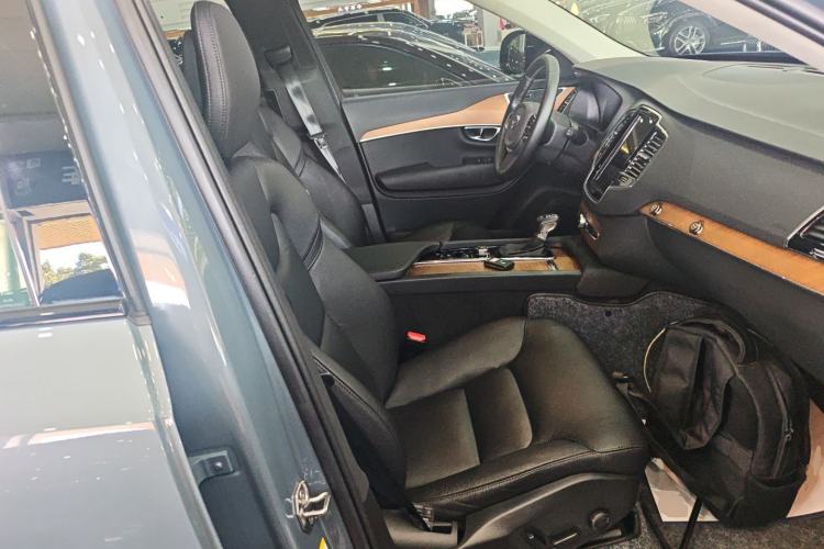 Used Volvo XC90 2020 T6 Zhiyi Sport Edition 7-Seater
