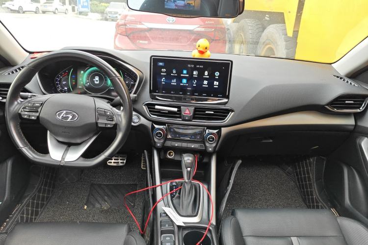 Used Hyundai Lafesta 2019 280TGDi Smart Speed Version China VI Standard Center Console