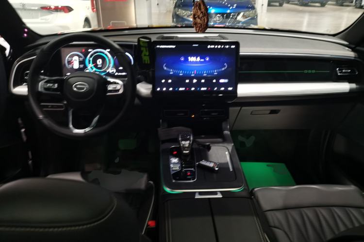 Used GAC Trumpchi GS8 2022 Flagship Series 2.0 TGDI Four-Wheel Drive Luxury Smart Connectivity Version (7 Seats)
