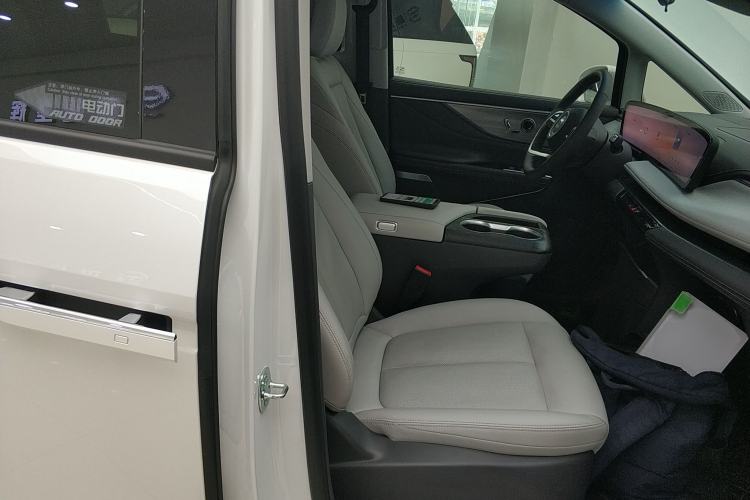 Used Buick GL8 2025 Lu Zun Smart Enjoyment Edition Right Front Seat