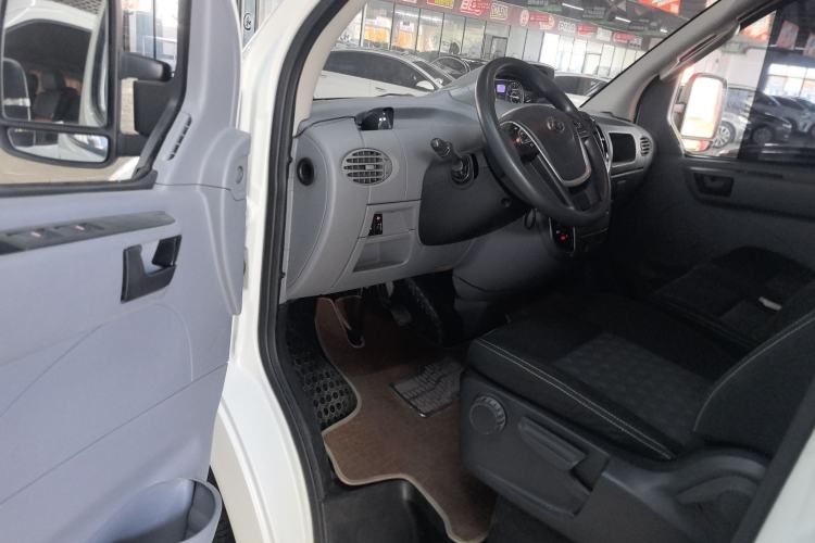 Used SAIC MAXUS Xintu V80 2021 2.0T PLUS AMT City Edition Short Wheelbase Ultra-Low Roof 5/6-Seater
