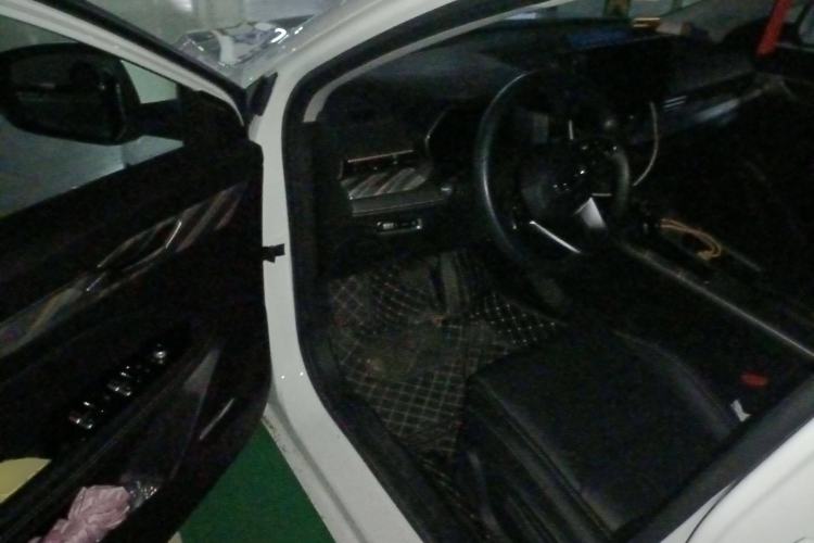 Used Geely Auto Emgrand L HiP 2024 Champion Edition 1.5TD-DHT Pro 100KM Superior Model
