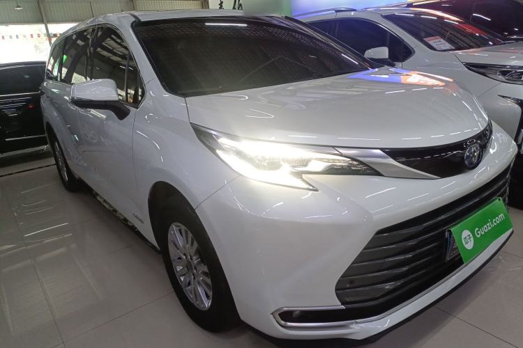 Used Toyota SIENNA 2021 2.5L Hybrid Luxury Edition Front Right 45 Deg