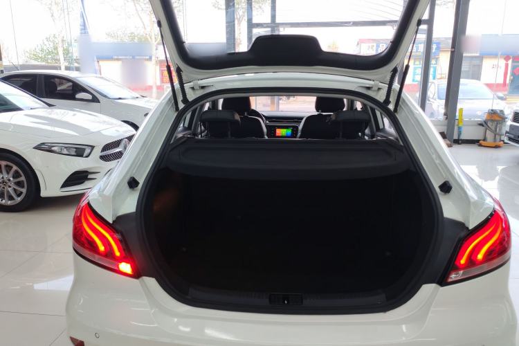 Used MG 6 2017 20T Manual Luxury Smart Connect Version China V Standard Trunk