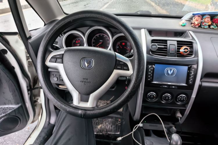 Used CHANGAN CX20 2014 1.4L IMT Sunroof Navigation Version China IV Standard Steering Wheel