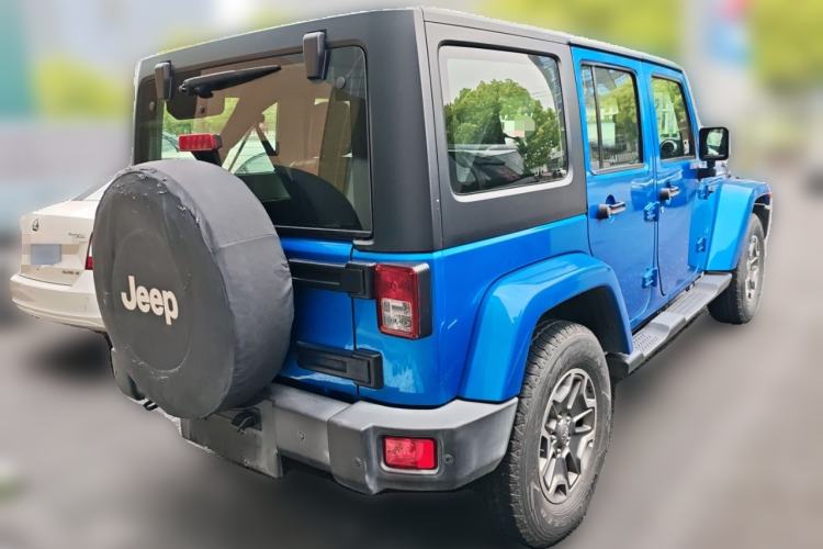 Used Jeep Wrangler 2015 3.0L Sahara Four-Door Edition
