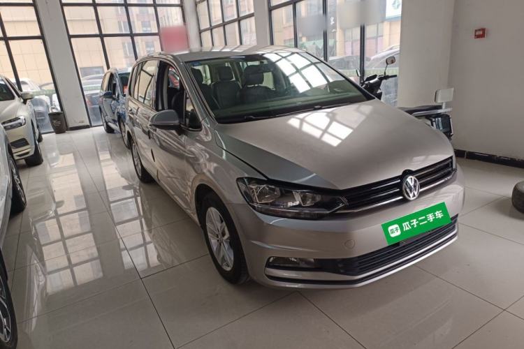 Used Volkswagen Touran 2016 Touran L 280TSI DSG Style Edition Front Right 45 Deg