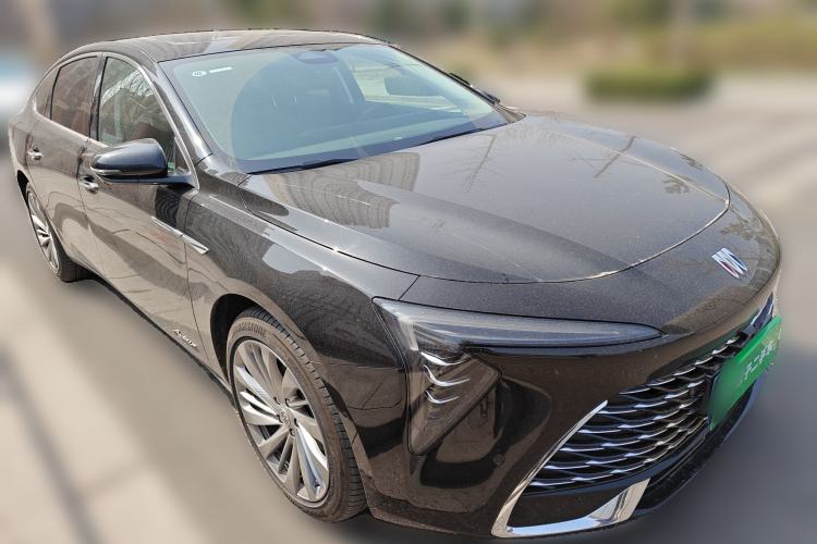 Used Buick LaCrosse 2025 Platinum Avia Edition Front Right 45 Deg