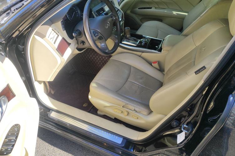 Used Infiniti M Series 2011 M25 Luxury Model
