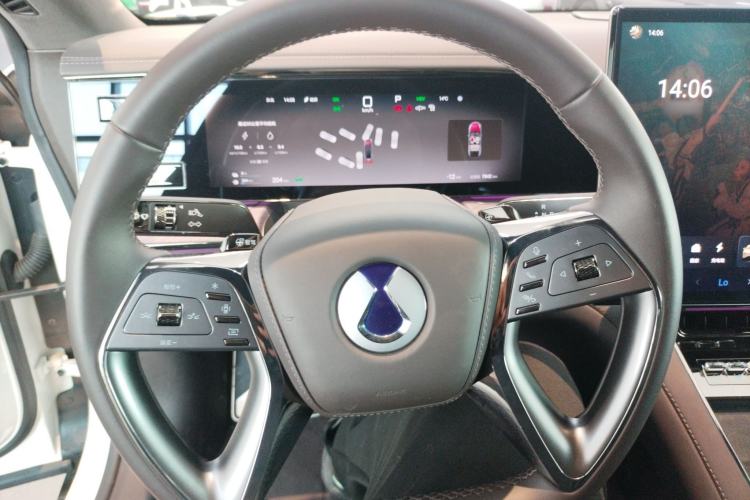 Used Denza Z9 2024 1100 km All-Wheel-Drive Ultra Version
