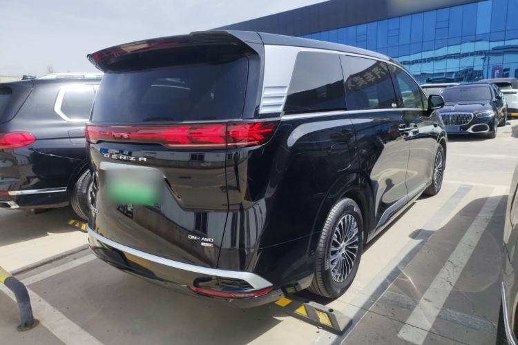 Used Denza D9 2025 DM-i Intelligent Drive 1020 Four-Wheel Drive Flagship Model Rear Right 45 Deg