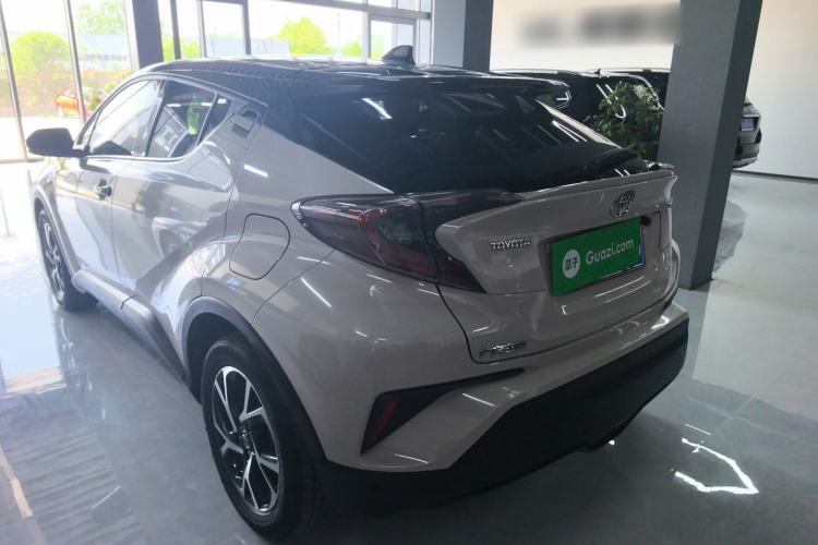 Used Toyota C-HR 2018 2.0L Luxury Sunroof Version China VI Standard
