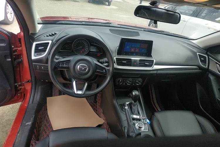 Used Mazda 3 Axela 2019 Cloud-Controlled Version Sedan 1.5L Automatic Comfort Trim China VI Standard Center Console