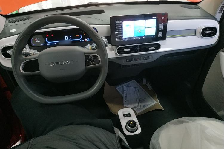 Used Geely Galaxy Panda 2025 210km Panda Rider Interior 2