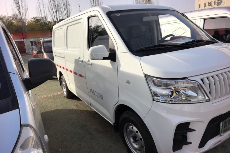 Used Chana Ruixing EM60 2023 All-Electric Van 4525 mm Long Flat Roof with Side Doors 2 Seats 60 kW 38.7 kWh
