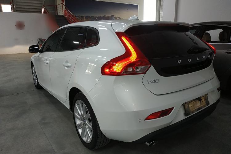 Used Volvo V40 2015 1.6T Zhiyi Edition Rear Left 45 Deg