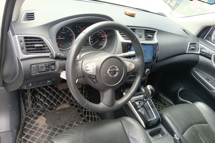 Used Nissan Sylphy 2019 1.6XV CVT Smart Connect Luxury Edition China V Standard Center Console