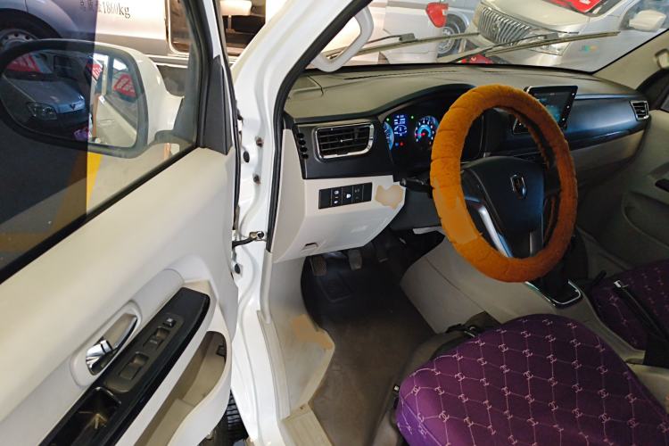Used Jinbei New Hiace S 2023 1.5L Wealth Edition Van 2/5-Seater Non-Air-Conditioned Version SWC15M Driver Seat
