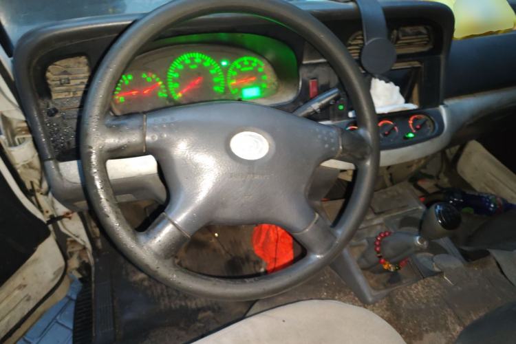 Used Jinbei Hiace 2011 2.0L 5th Generation Xiangyun Comfort Version 4G20D4B