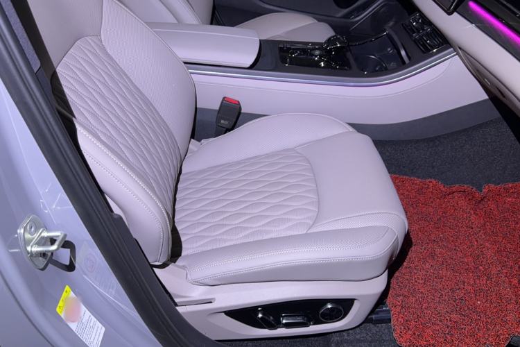 Used BYD Han 2025 DM-i Intelligent Driving Edition 125KM LiDAR Flagship Model Interior 4