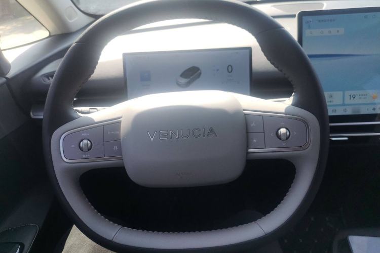 Used Venucia VX6 2025 Large Flat-Layout 520 Pro
