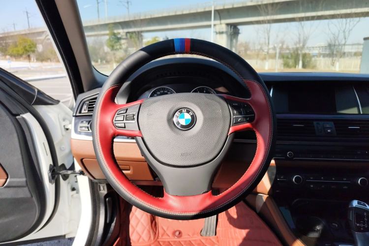 Used BMW 5 Series 2014 525Li Leading Model
