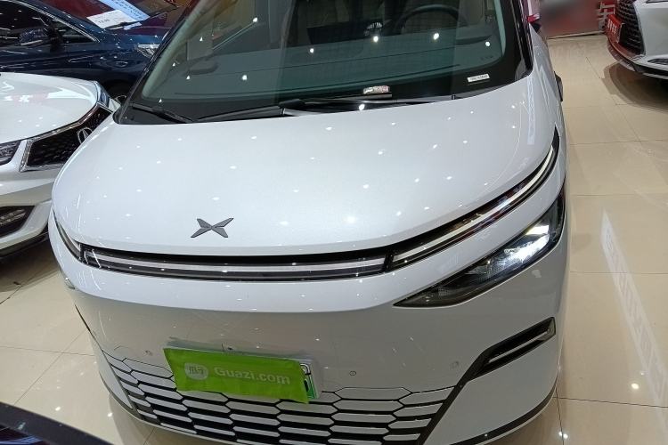 Used XPeng X9 2025 740 Ultra-Long Range Max Front