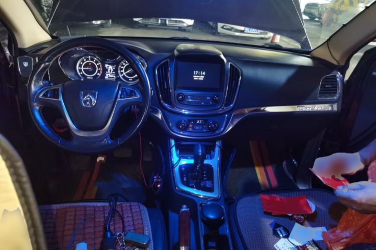 Used Baojun 560 2016 1.8L iAMT Luxury Model Center Console