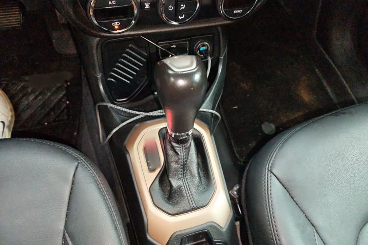 Used Jeep Renegade 2017 180T Automatic High-Energy Version
