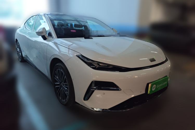 Used Geely Galaxy 8 2025 130km EM-i Deluxe Edition
